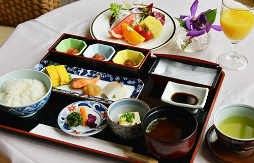 朝食